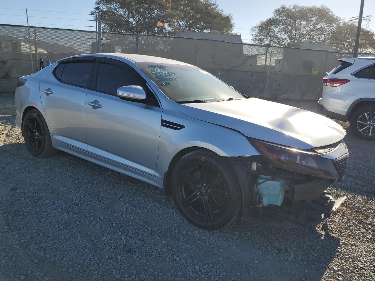 2015 KIA Optima VIN 5XXGM4A71FG465528 Copart auction photo, front end / minor dent/scratches damage thumbnail 4