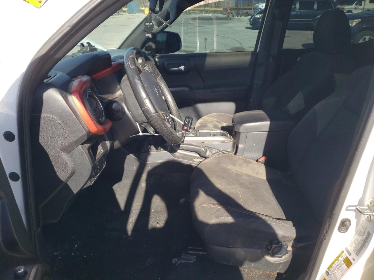 2016 Toyota Tacoma VIN 3TMCZ5ANXGM023447 Copart auction photo, front end / hail damage thumbnail 7