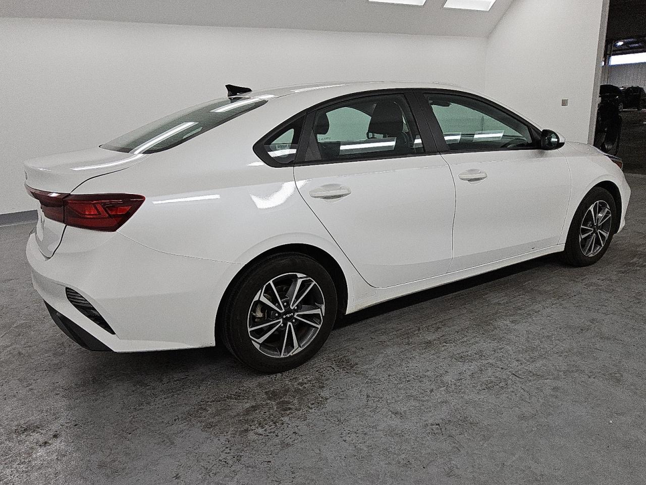 2023 KIA Forte VIN 3KPF24AD6PE566744 Copart auction photo, rear end / minor dent/scratches damage thumbnail 3