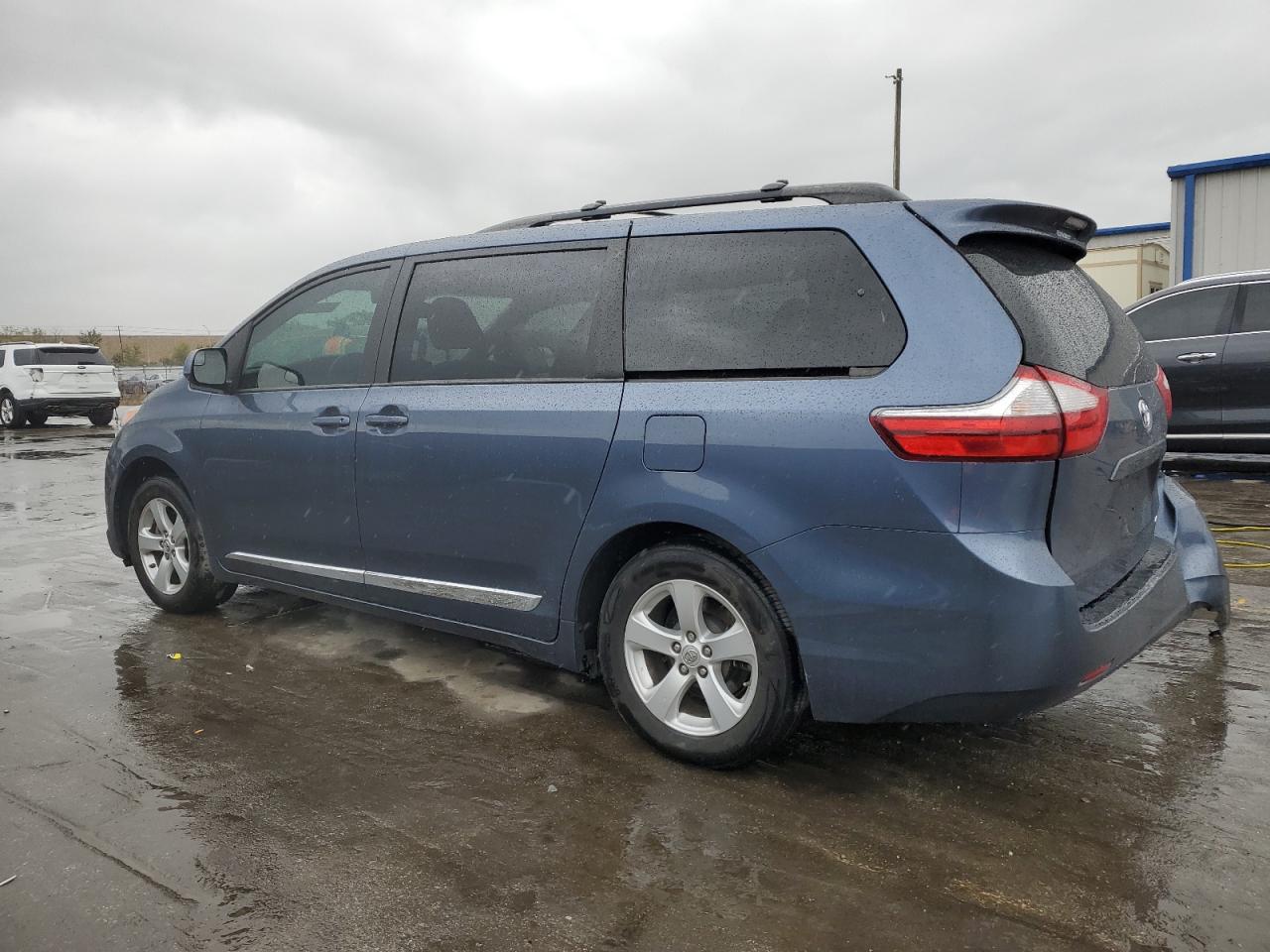 2017 Toyota Sienna VIN 5TDKZ3DC7HS839088 Copart auction photo, rear end / side damage thumbnail 2