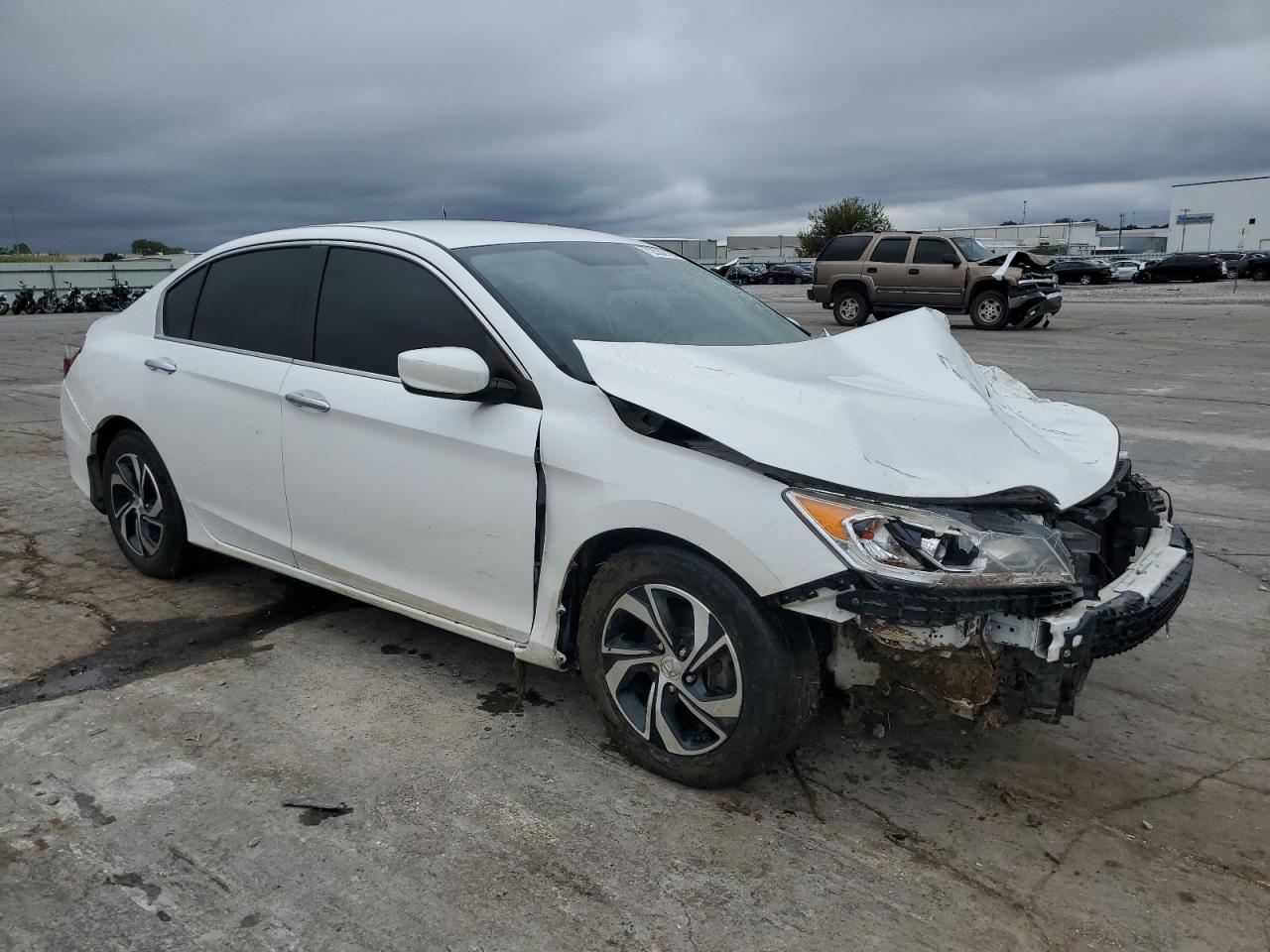 2017 Honda Accord VIN 1HGCR2F38HA238606 Copart auction photo, front end damage thumbnail 4