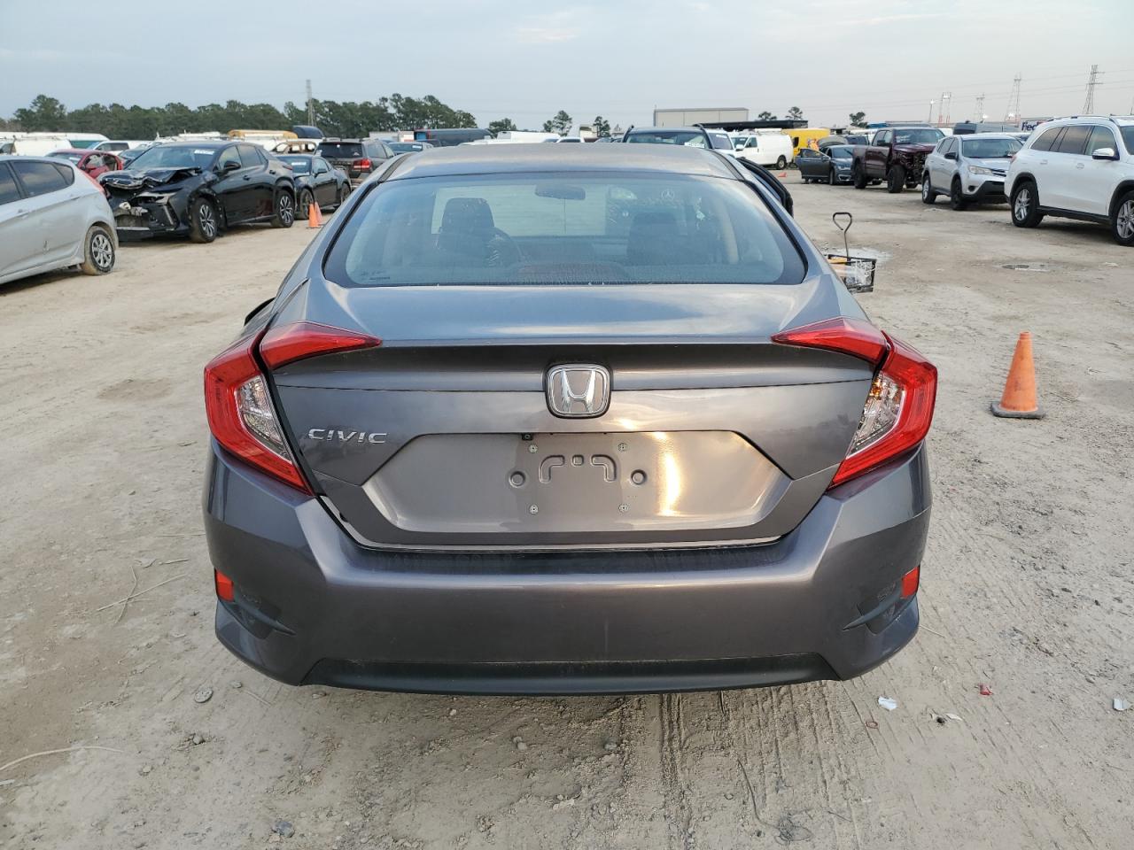 2016 Honda Civic VIN 19XFC2F57GE034647 Copart auction photo, side / minor dent/scratches damage thumbnail 6