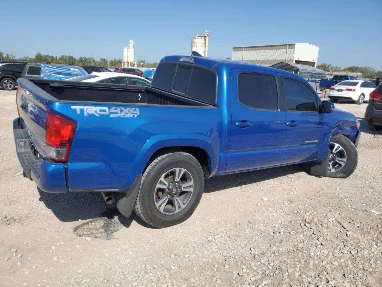 2016 Toyota Tacoma VIN 3TMCZ5AN9GM006946 Copart auction photo, front end / undercarriage damage thumbnail 3