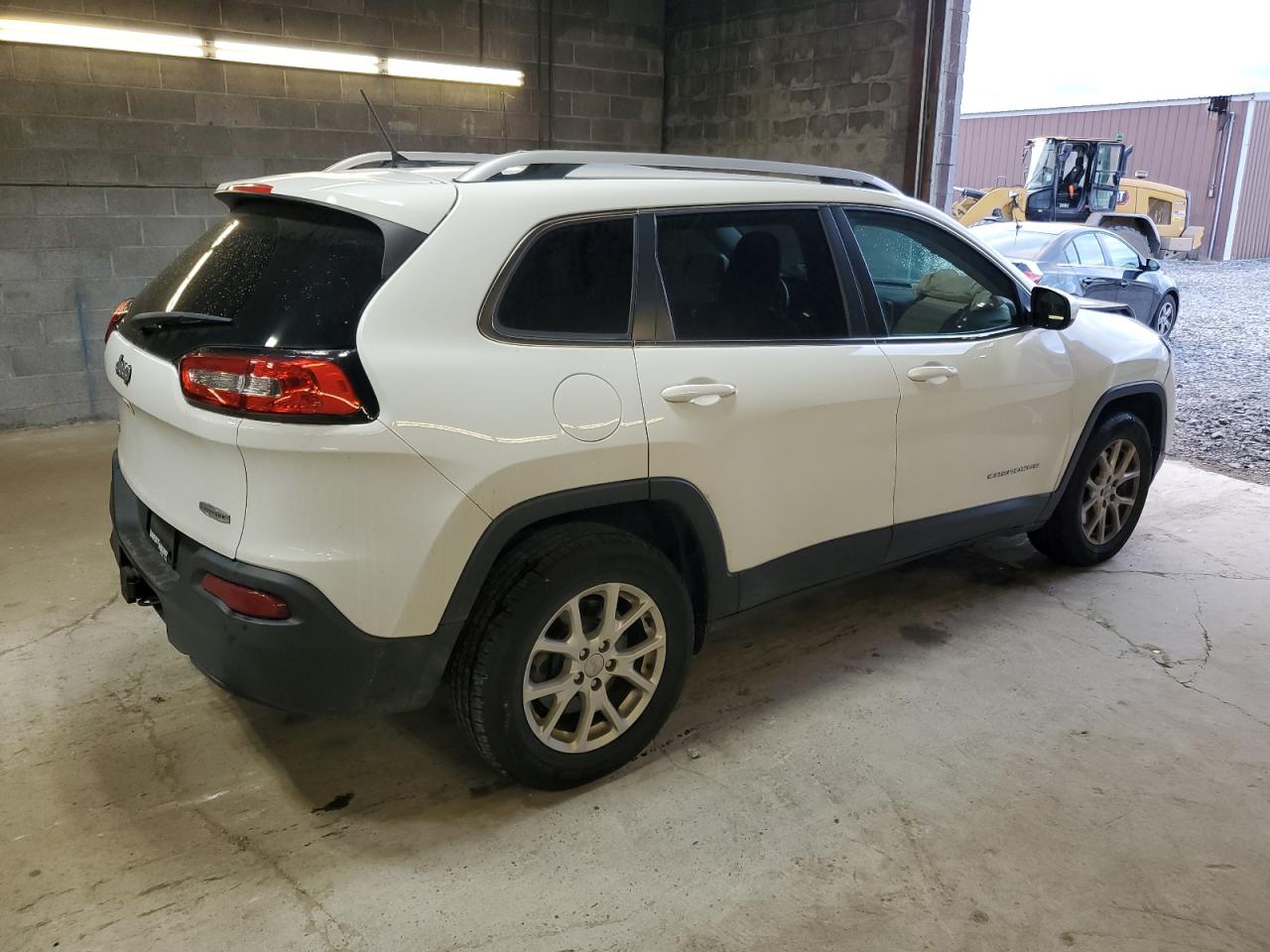 2016 Jeep Grand Cherokee VIN 1C4PJMCB3GW210924 Copart auction photo, front end damage thumbnail 3