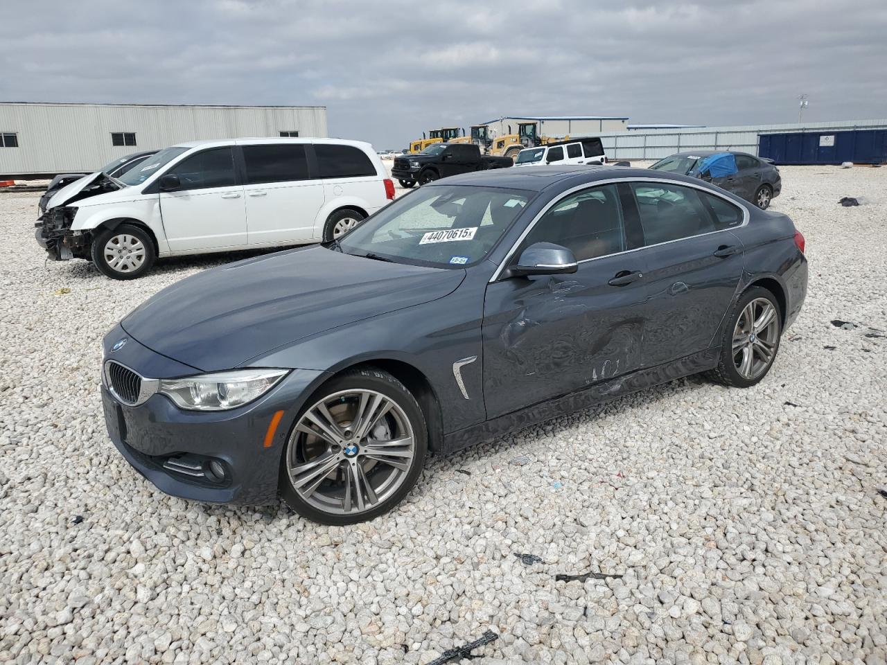 2017 BMW 4er VIN WBA4E5C56HG189437 - Copart auction photo