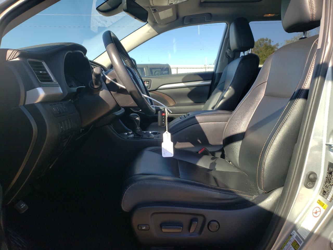 2019 Toyota Highlander VIN 5TDJZRFH7KS628410 Copart auction photo, front end damage thumbnail 7