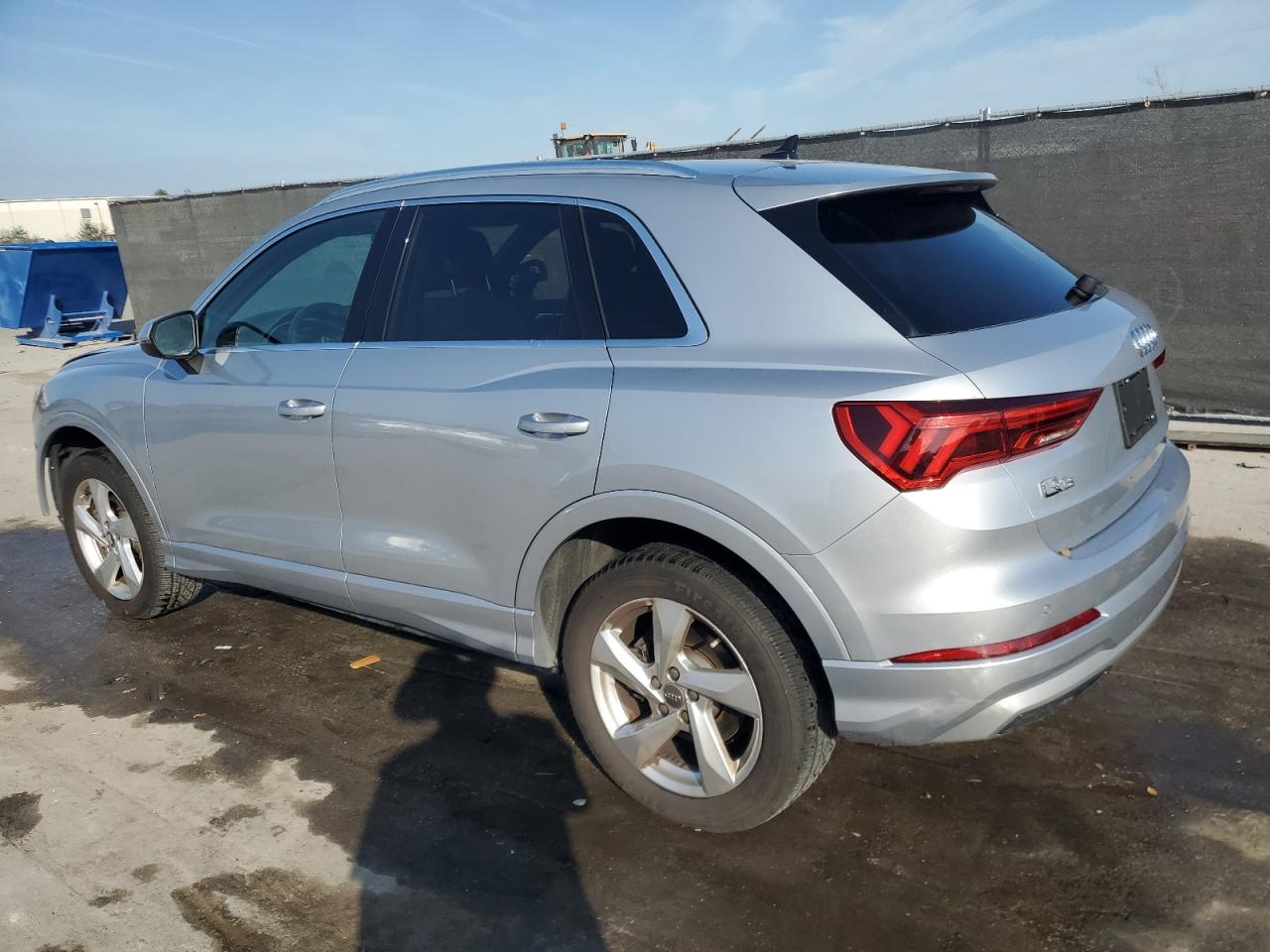 2020 Audi Q3 VIN WA1AECF33L1014539 Copart auction photo, front end / side damage thumbnail 2