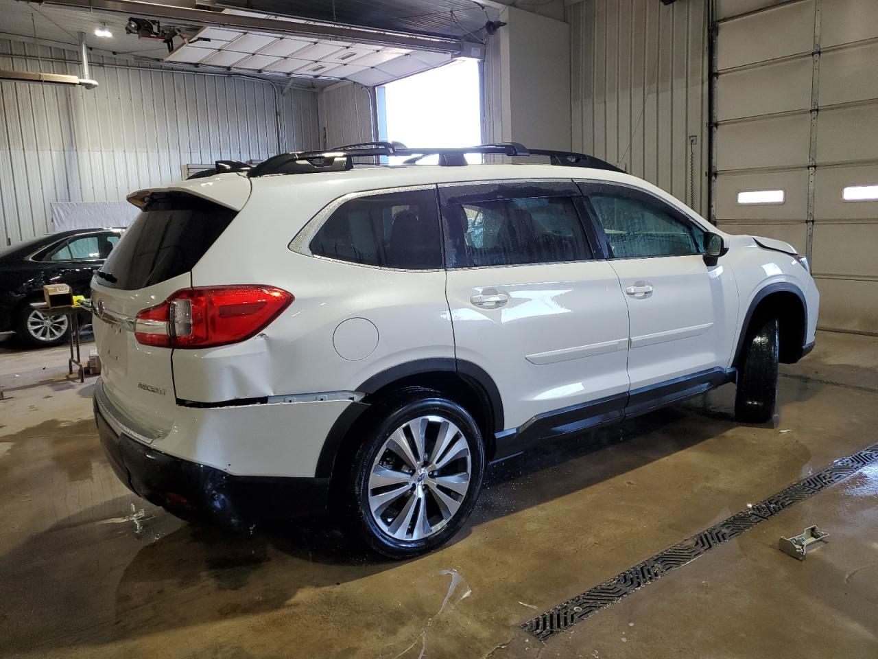 2020 Subaru Ascent VIN 4S4WMAHD6L3441402 Copart auction photo, front end / side damage thumbnail 3