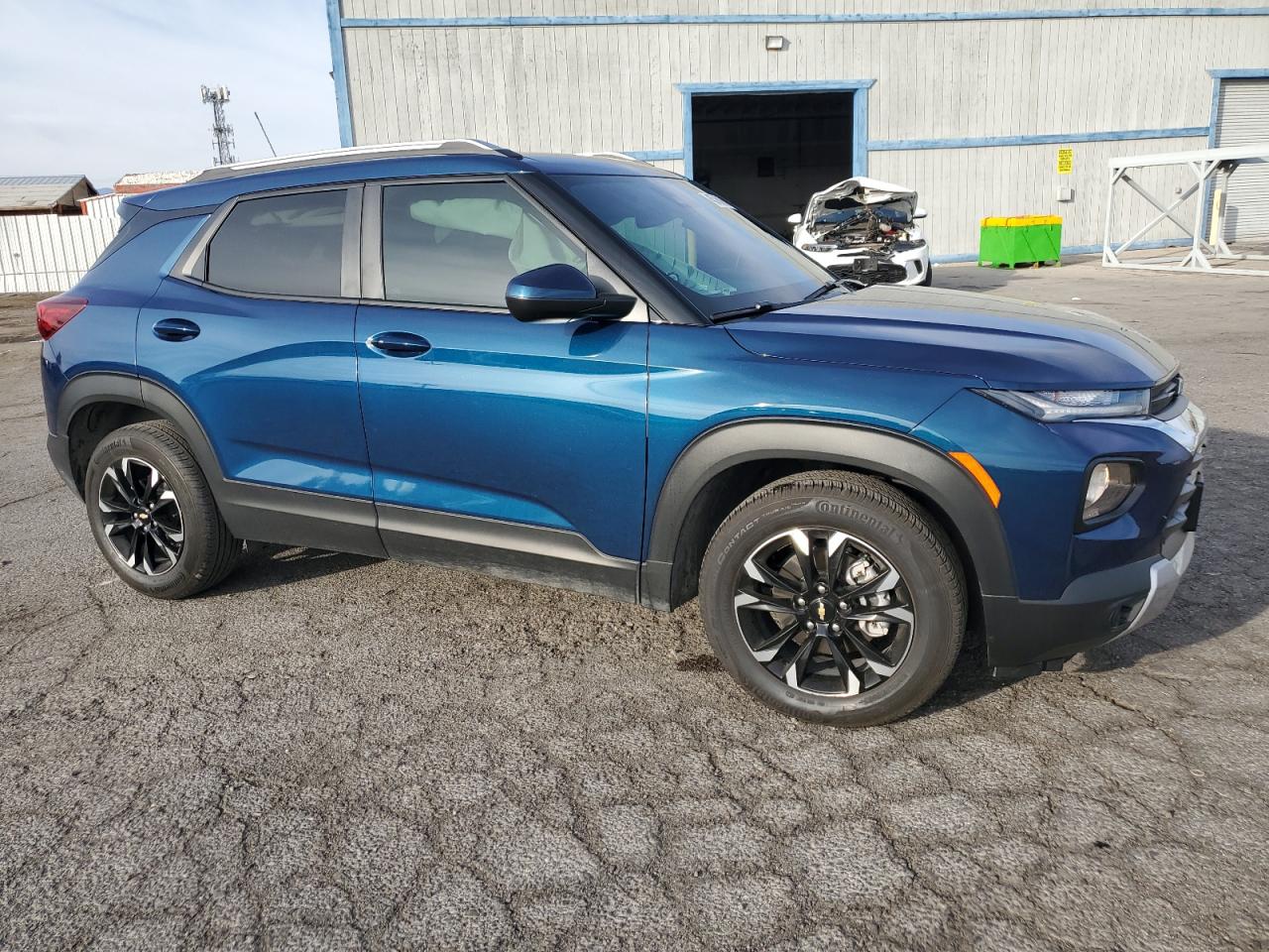 2021 Chevrolet TrailBlazer VIN KL79MPS20MB143170 Copart auction photo, side damage thumbnail 4