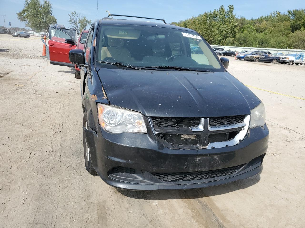 2014 Dodge Caravan VIN 2C4RDGCG3ER392403 Copart auction photo, all over damage thumbnail 5