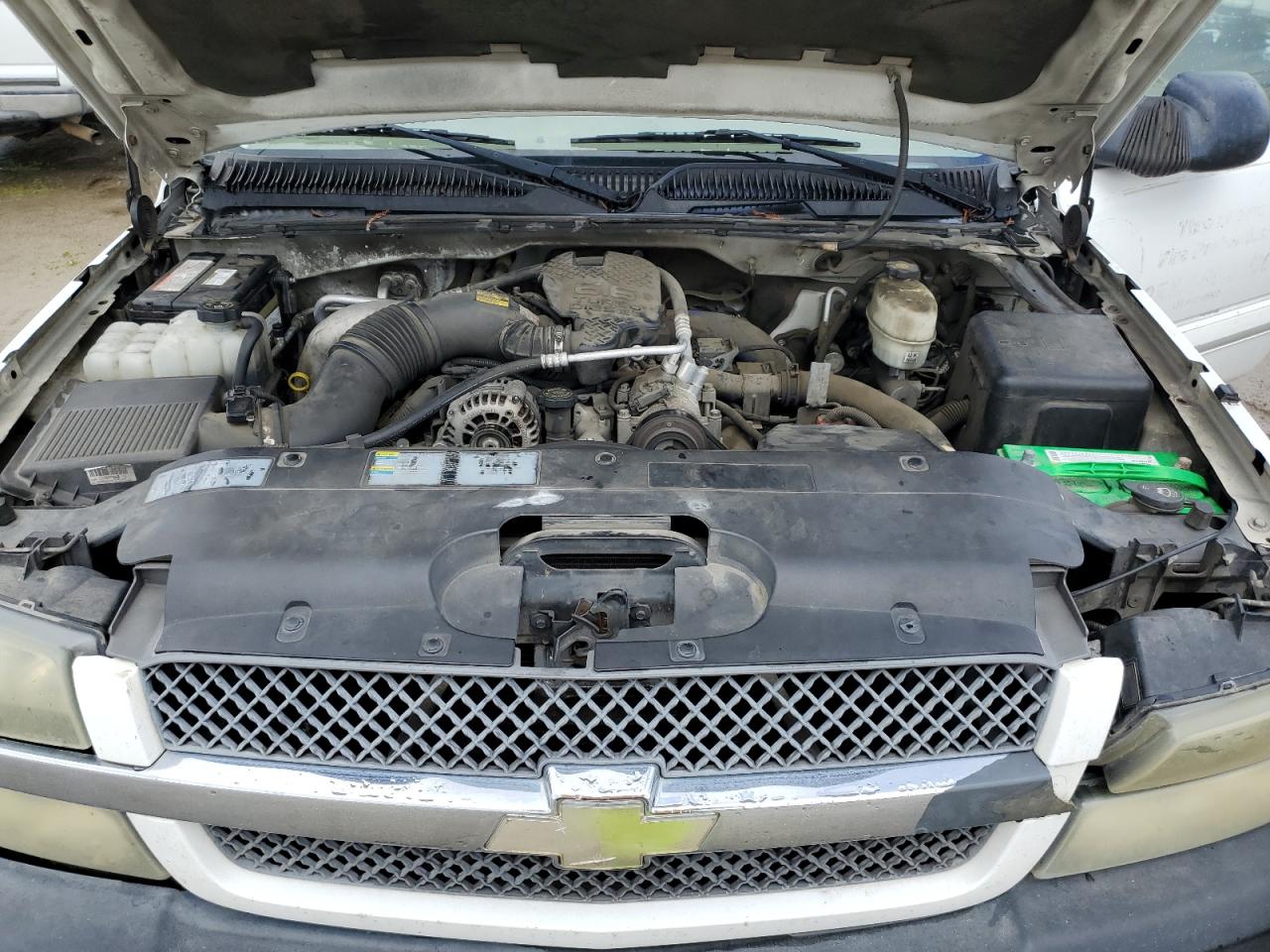 2004 Chevrolet Silverado VIN 1GCHC23104F157752 Copart auction photo, undercarriage / front end damage thumbnail 12