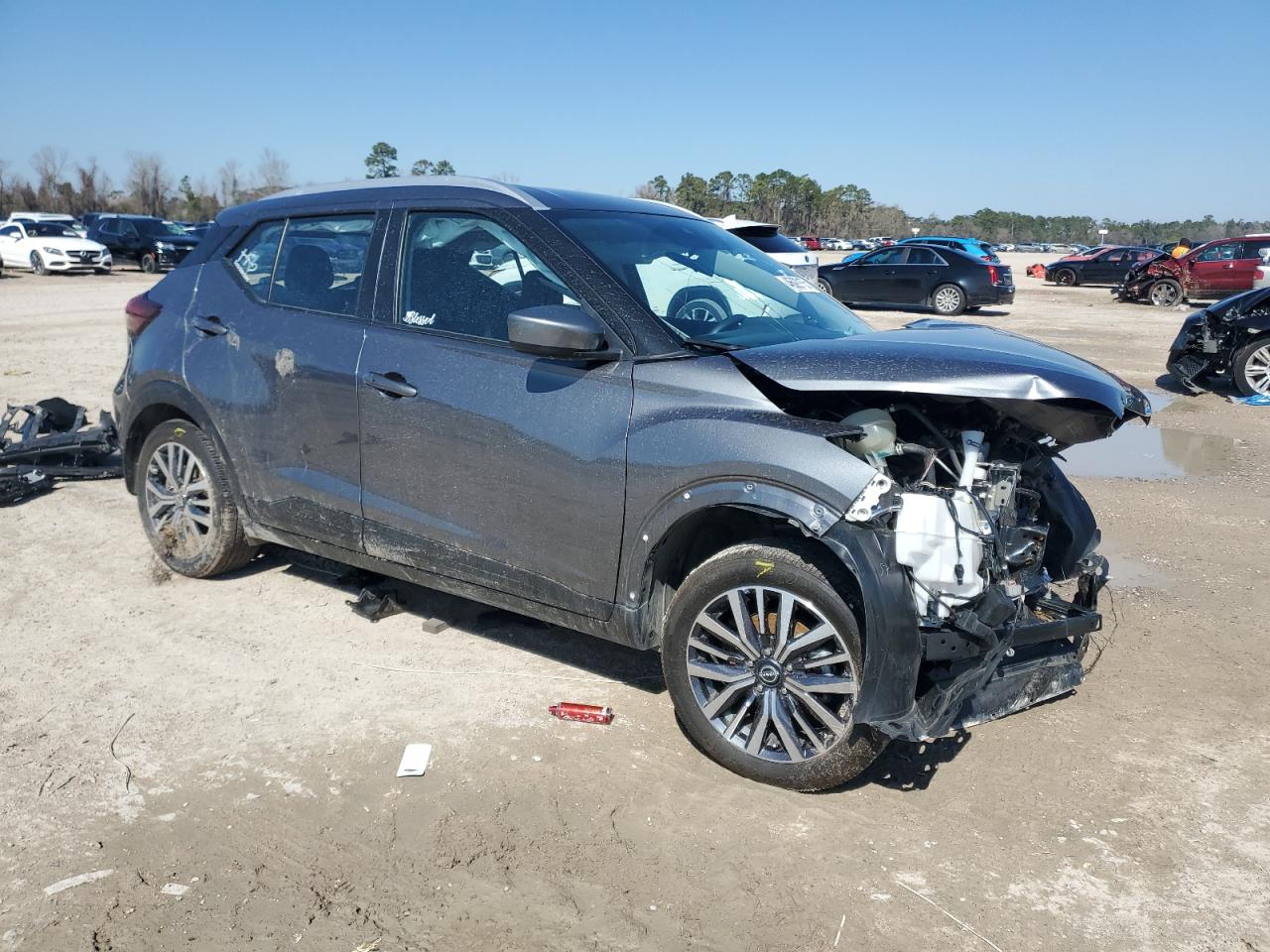 2024 Nissan Kicks VIN 3N1CP5CV2RL473575 Copart auction photo, front end / minor dent/scratches damage thumbnail 4