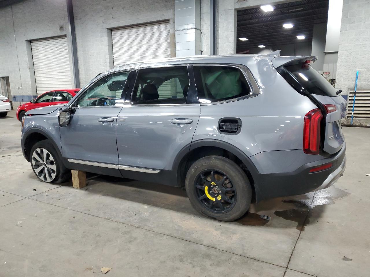 2020 KIA Telluride VIN 5XYP3DHC9LG087245 Copart auction photo, rollover damage thumbnail 2