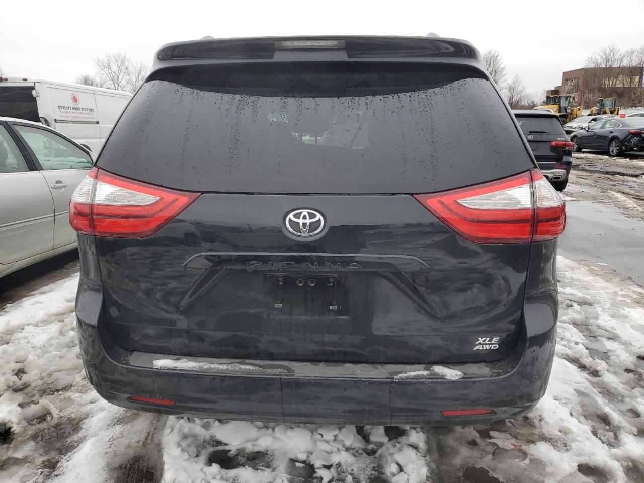 2015 Toyota Sienna VIN 5TDDK3DCXFS119813 Copart auction photo, side / minor dent/scratches damage thumbnail 6