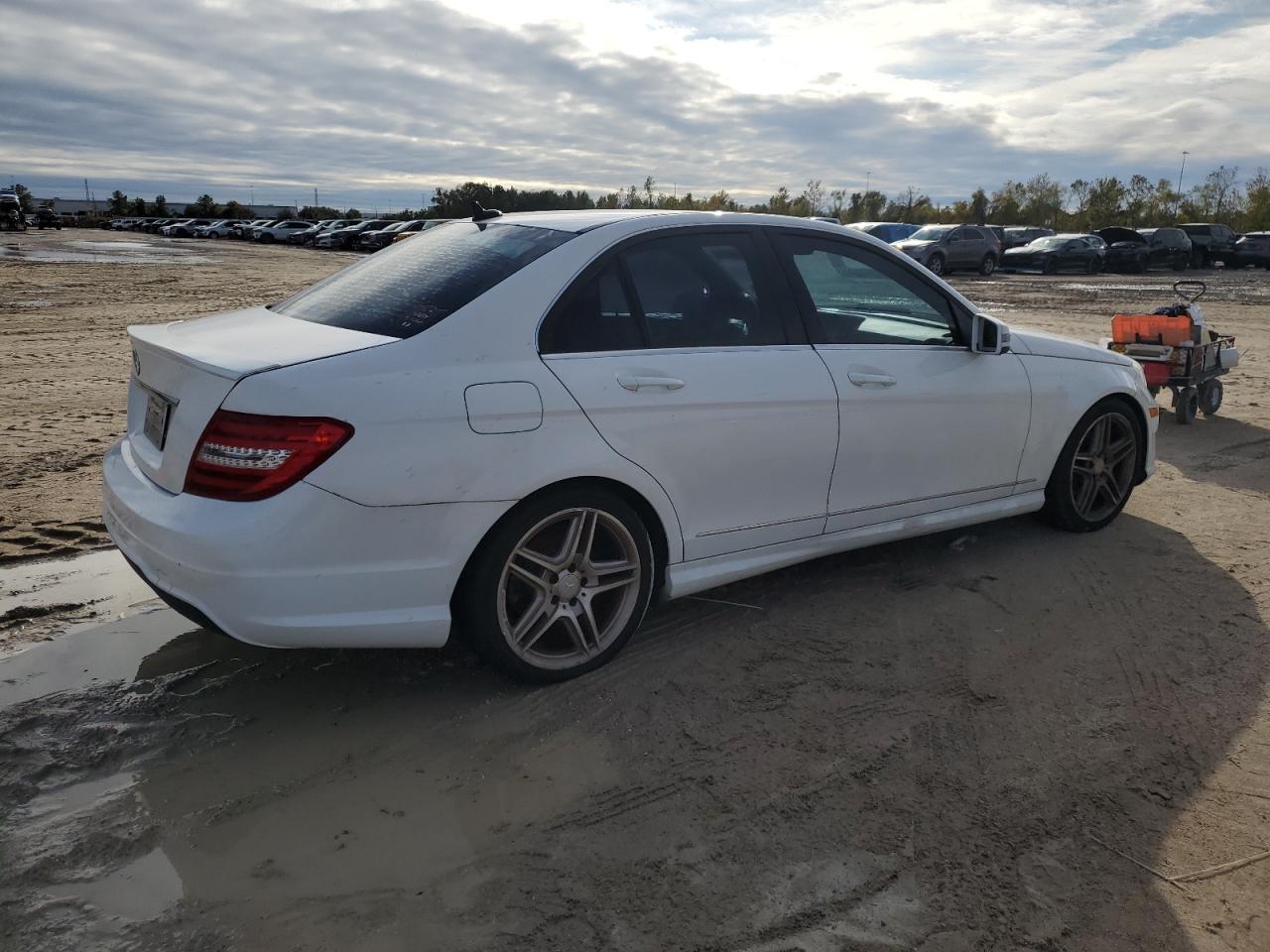 2013 Mercedes-Benz C-klasse VIN WDDGF4HB8DR296595 Copart auction photo, mechanical damage thumbnail 3