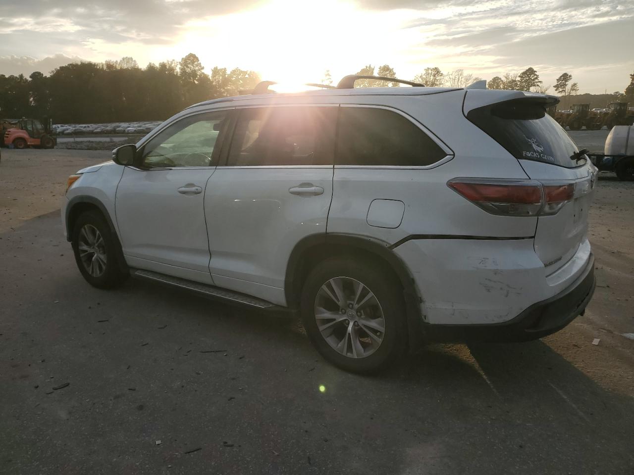 2015 Toyota Highlander VIN 5TDKKRFH9FS088346 Copart auction photo, all over damage thumbnail 2