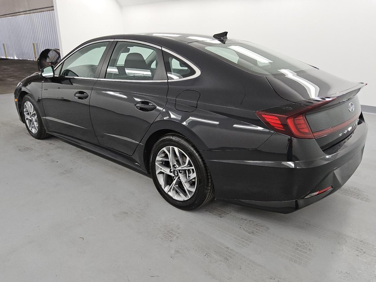 2023 Hyundai Sonata VIN KMHL64JA7PA309684 Copart auction photo, minor dent/scratches damage thumbnail 2