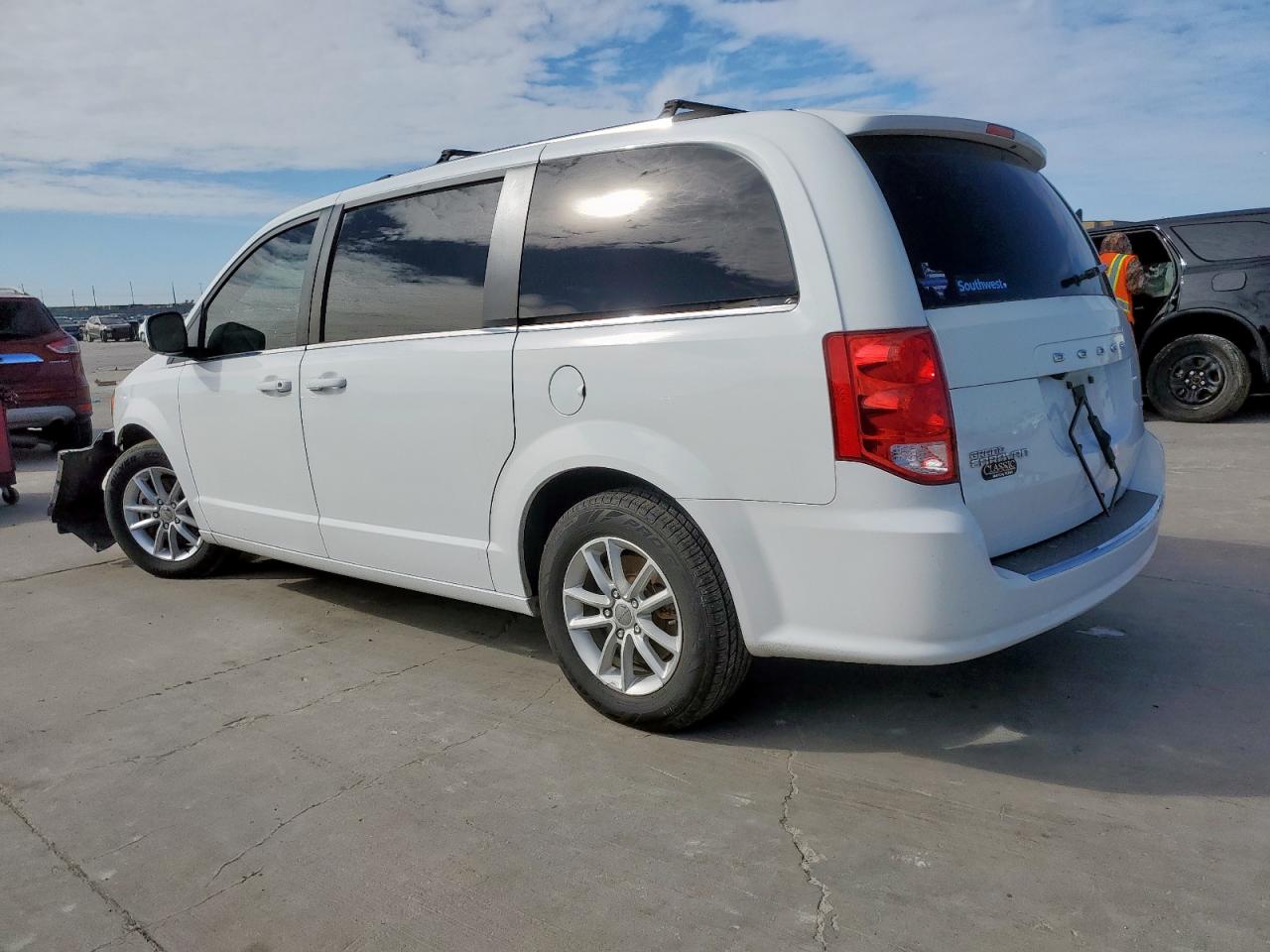 2019 Dodge Caravan VIN 2C4RDGCG8KR753345 Copart auction photo, front end damage thumbnail 2