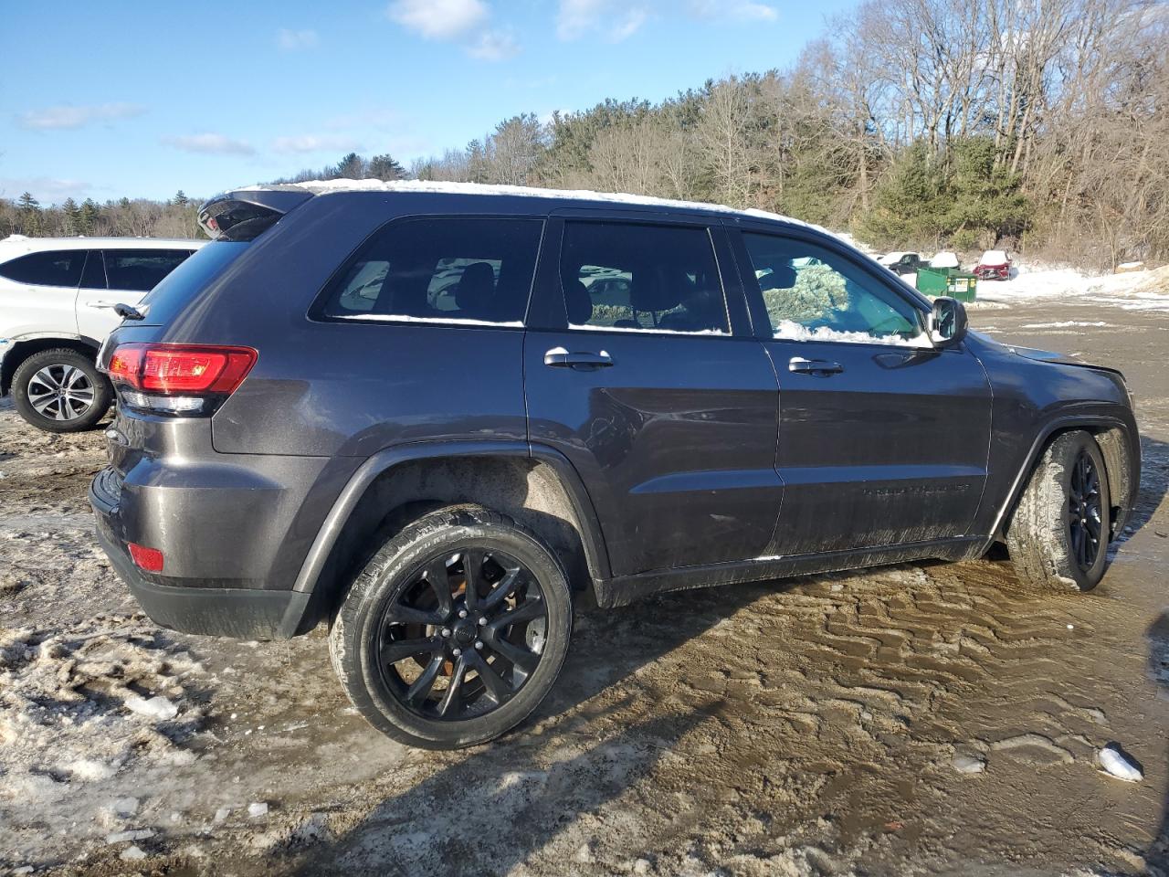 2019 Jeep Grand Cherokee VIN 1C4RJFAG3KC587833 Copart auction photo, front end / undercarriage damage thumbnail 3