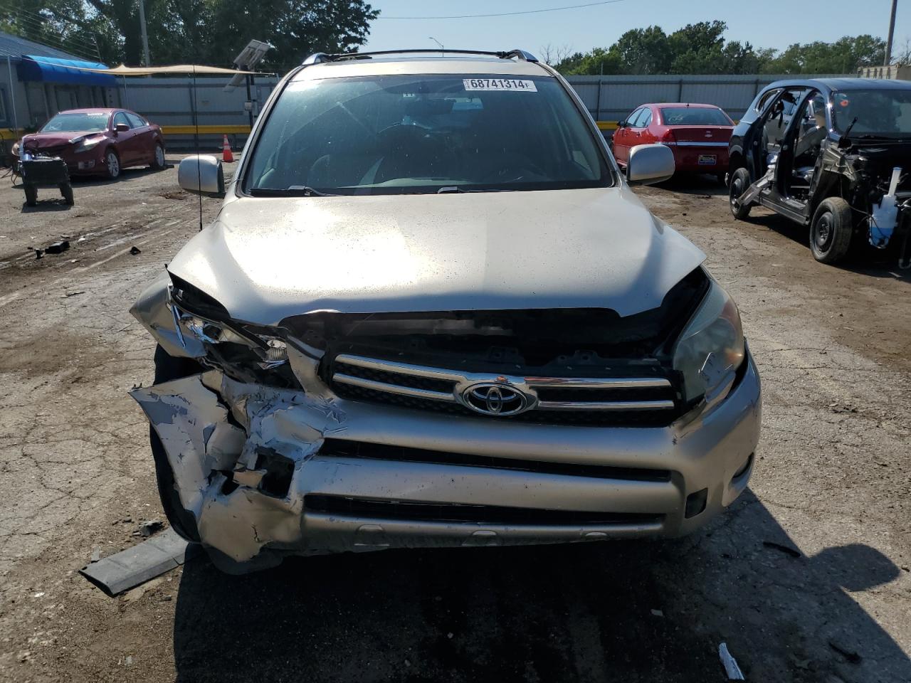 2007 Toyota RAV 4 VIN JTMBD31V476039853 Copart auction photo, front end damage thumbnail 5