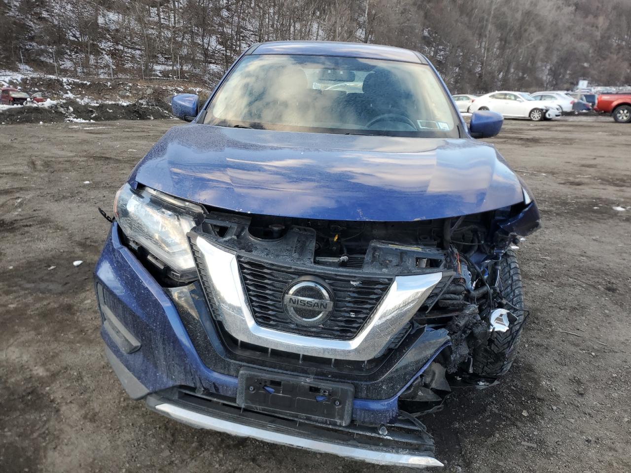 2018 Nissan Rogue VIN KNMAT2MV0JP573793 Copart auction photo, front end / side damage thumbnail 5