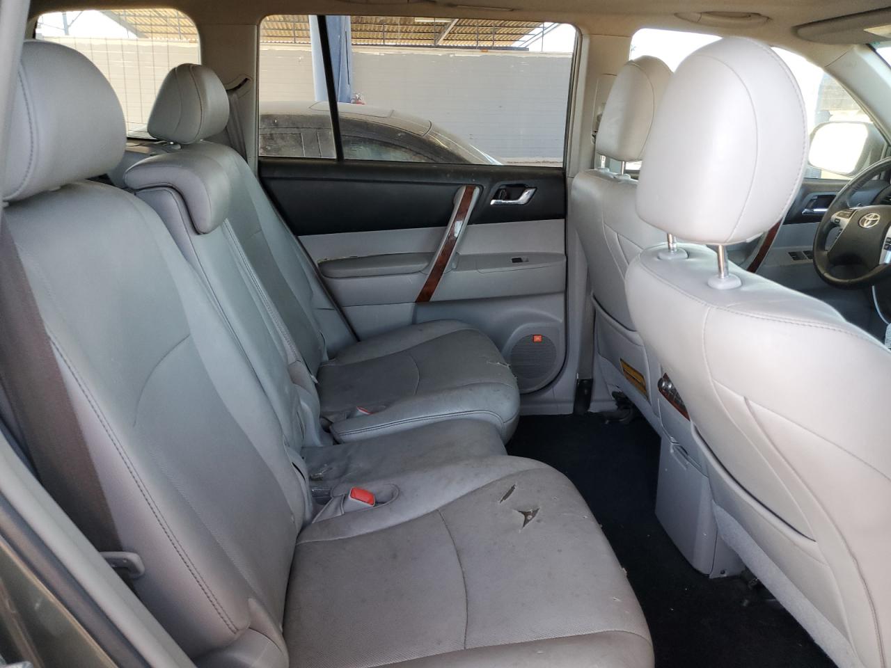 2012 Toyota Highlander VIN 5TDDK3EH1CS141656 Copart auction photo, vandalism damage thumbnail 10