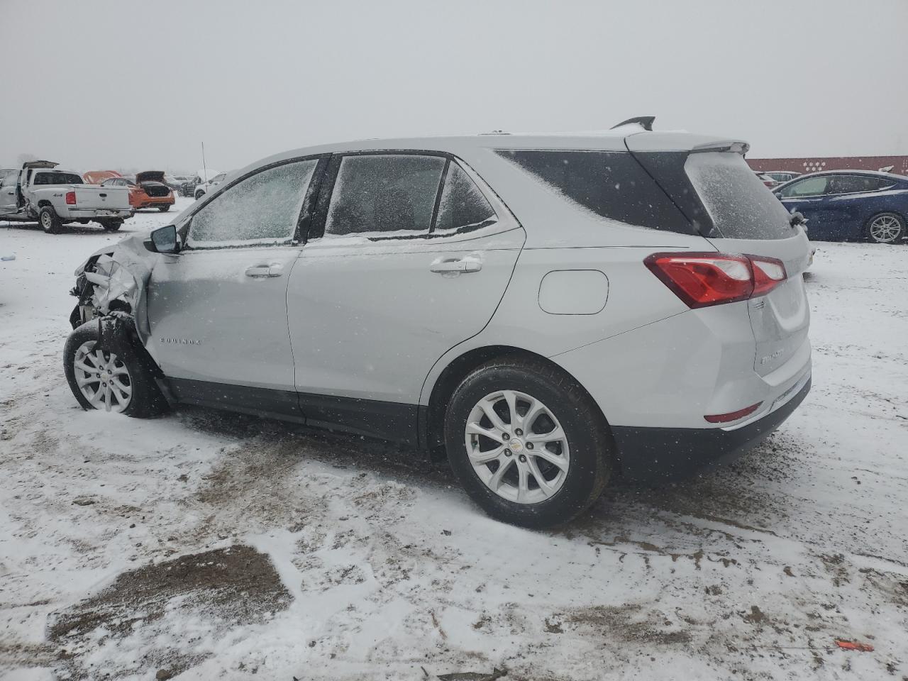 2018 Chevrolet Equinox VIN 2GNAXJEV6J6343888 Copart auction photo, front end / side damage thumbnail 2