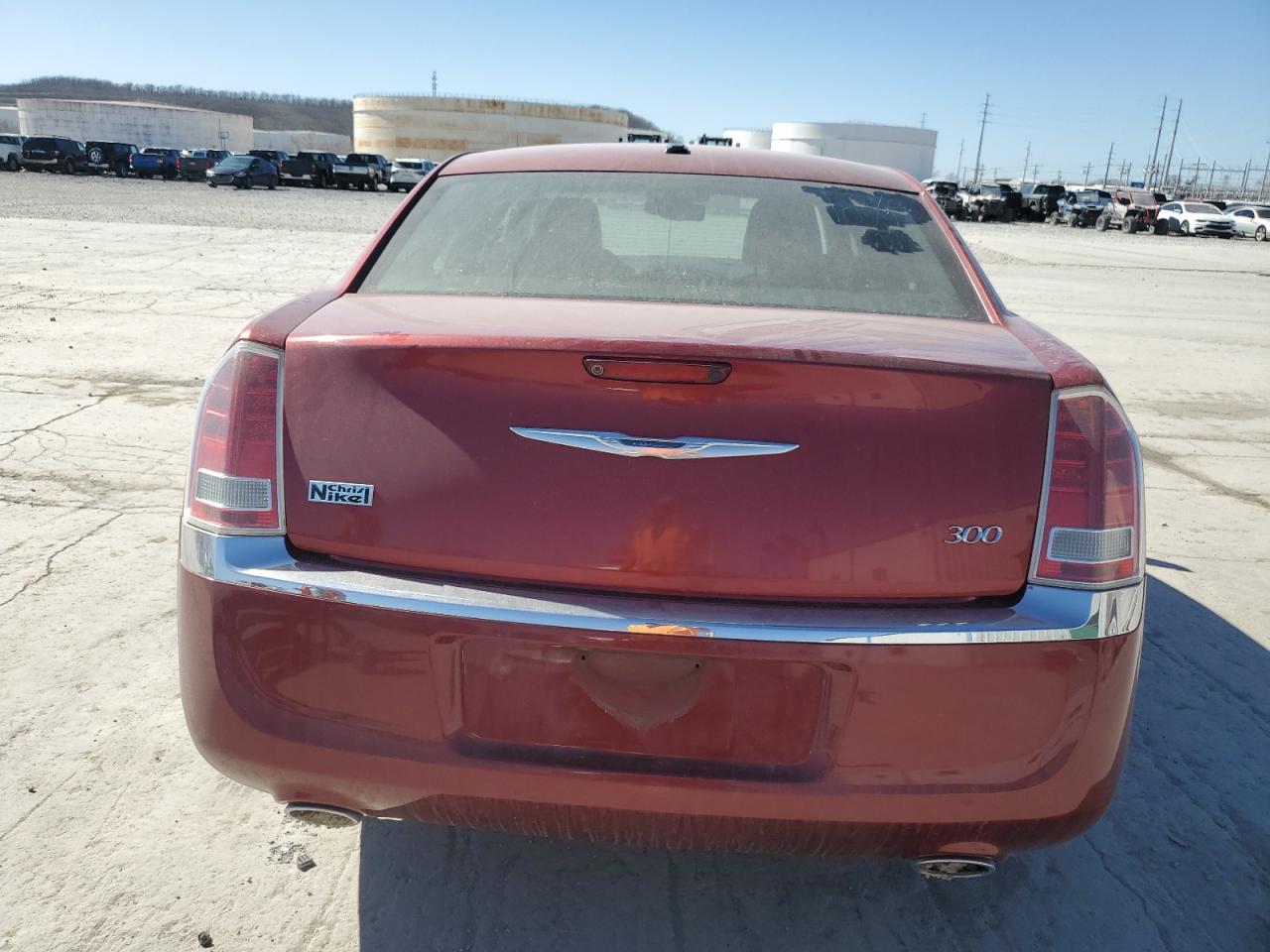2011 Chrysler 300 VIN 2C3CA5CG7BH533045 Copart auction photo, front end / minor dent/scratches damage thumbnail 6