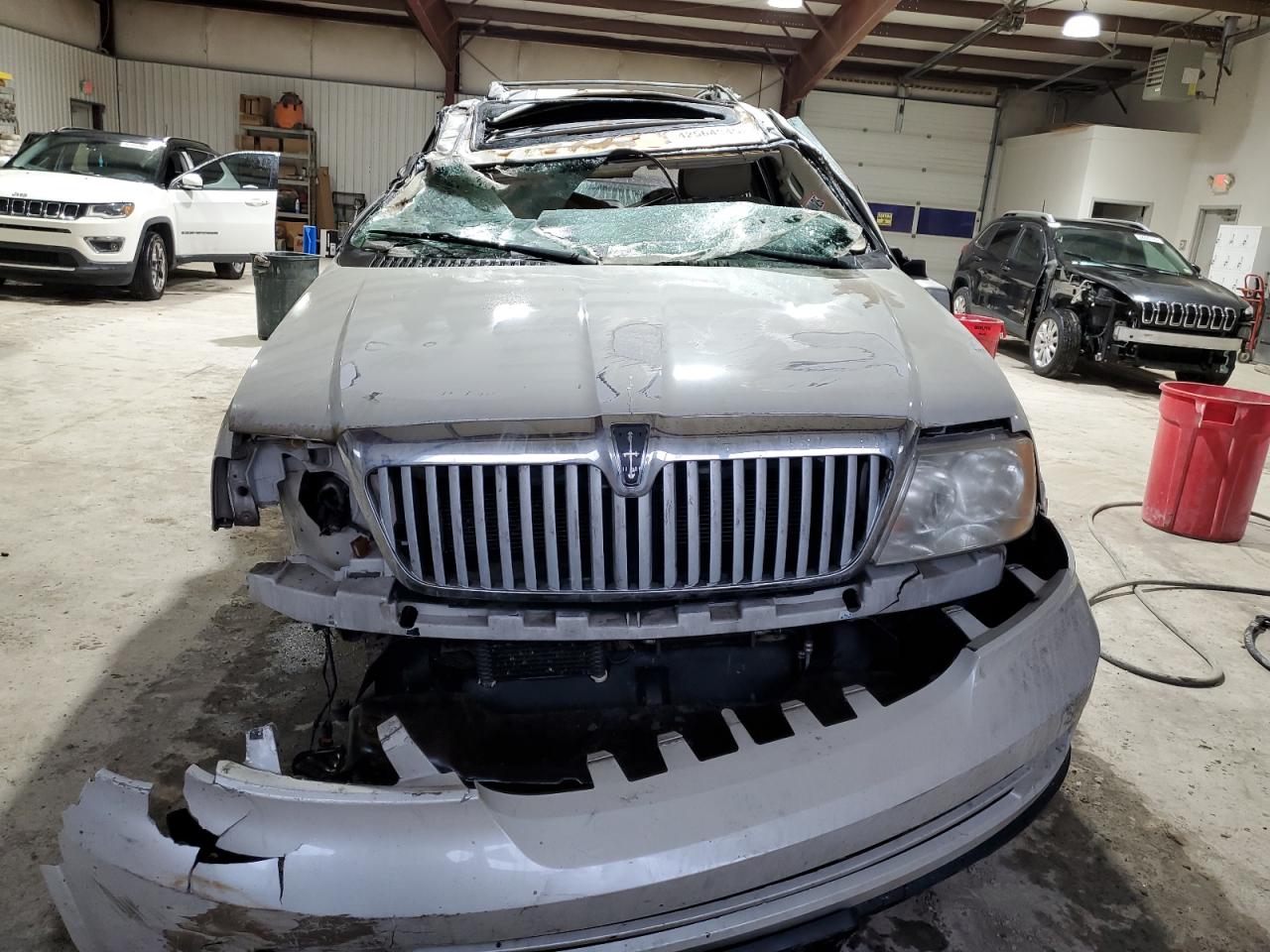 2006 Lincoln Navigator VIN 5LMFU28526LJ27780 Copart auction photo, all over damage thumbnail 5