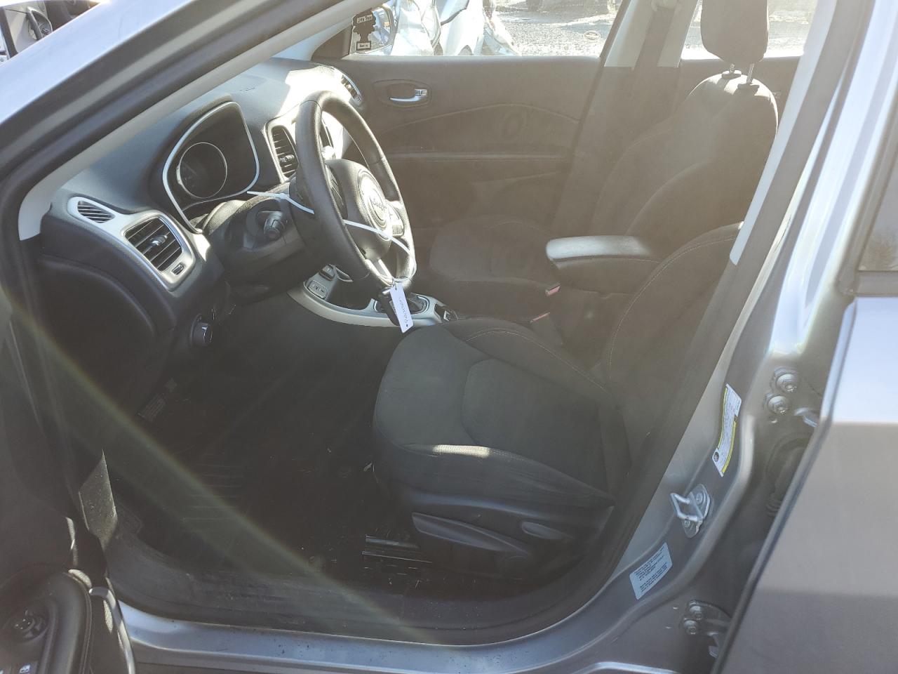 2017 Jeep Compass VIN 3C4NJCAB6HT647621 Copart auction photo, front end / rear end damage thumbnail 7