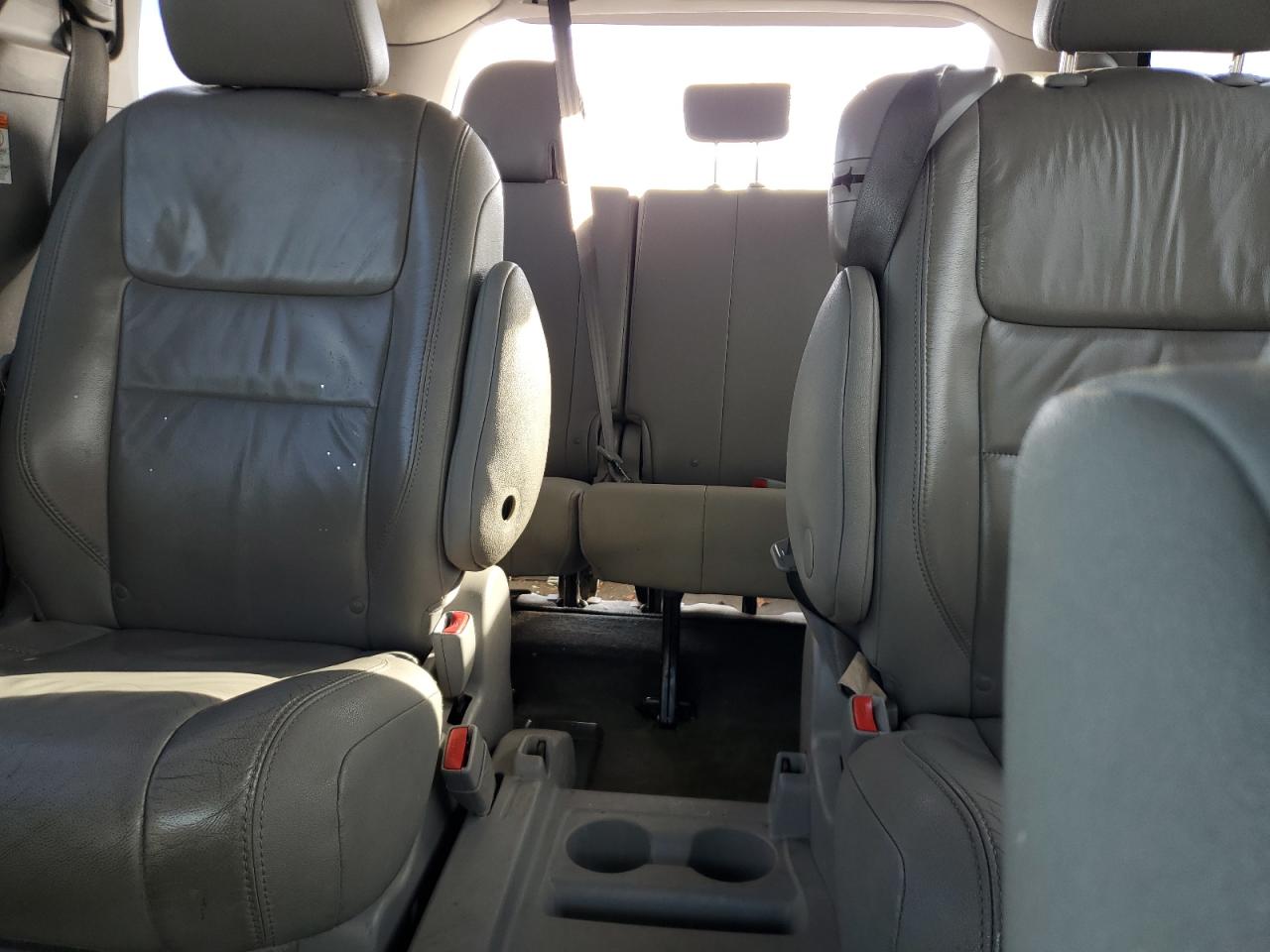 2017 Toyota Sienna VIN 5TDYZ3DC8HS827798 Copart auction photo, front end / all over damage thumbnail 10