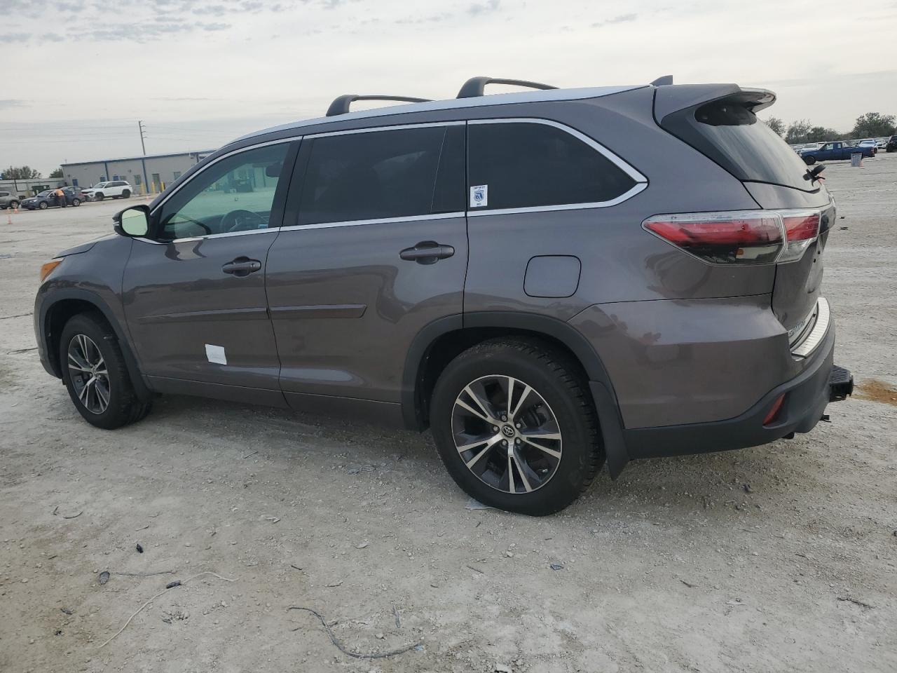 2016 Toyota Highlander VIN 5TDJKRFH9GS303687 Copart auction photo, water/flood damage thumbnail 2