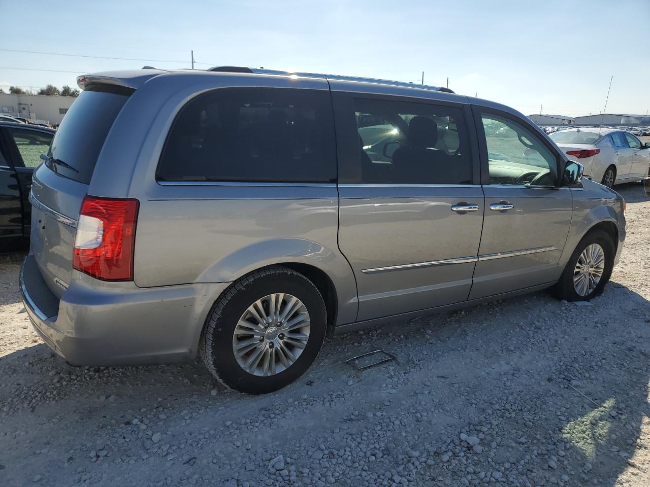 2015 Chrysler Town & Country VIN 2C4RC1GG0FR506269 Copart auction photo, mechanical damage thumbnail 3