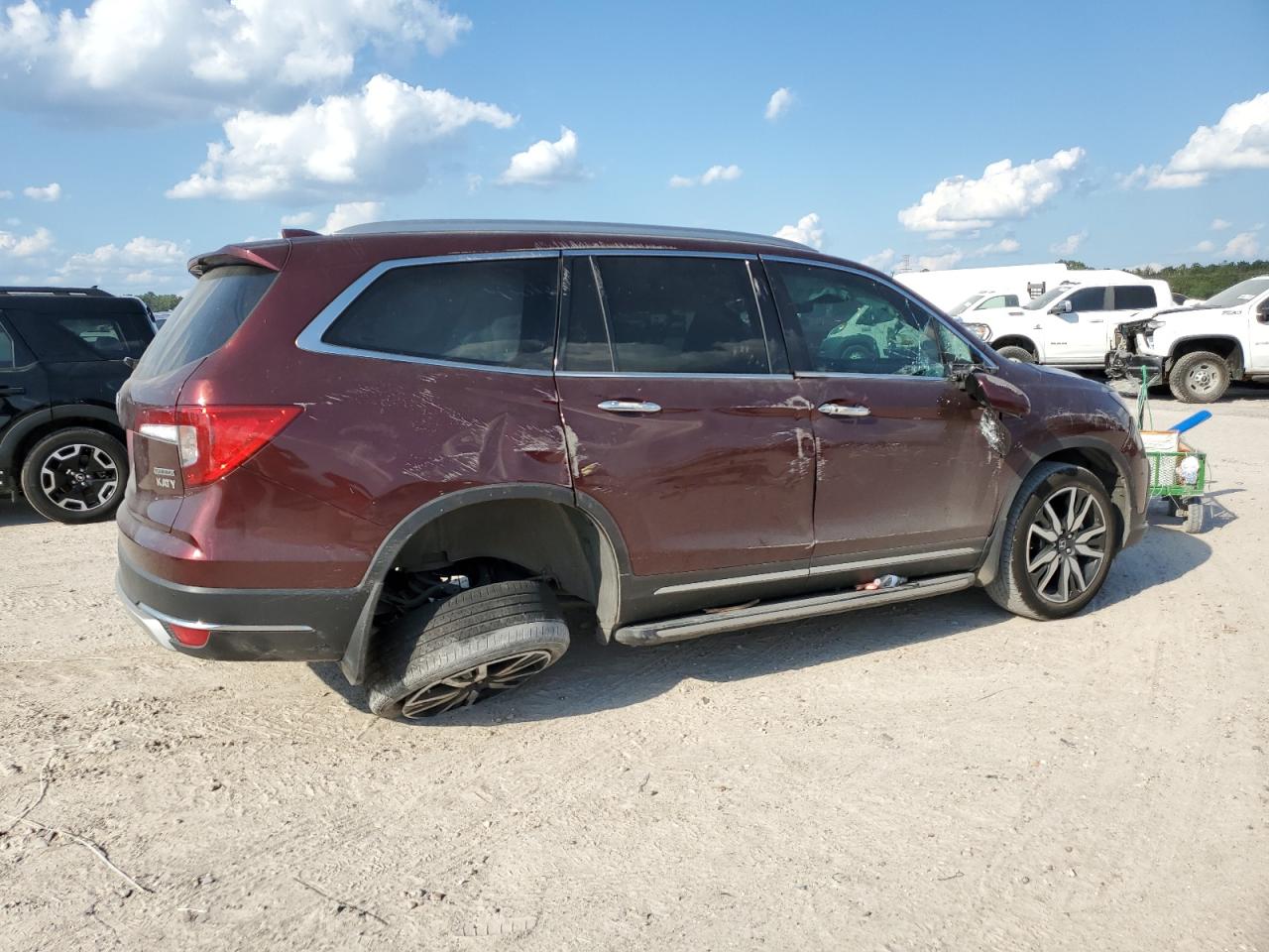 2020 Honda Pilot VIN 5FNYF5H94LB012563 Copart auction photo, all over damage thumbnail 3