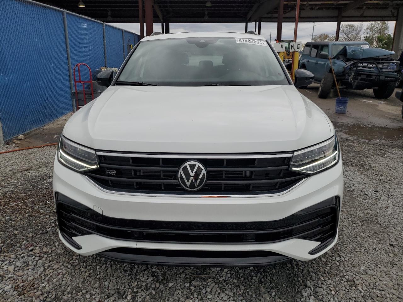 2024 Volkswagen Tiguan VIN 3VVCB7AX5RM053056 Copart auction photo, water/flood damage thumbnail 5