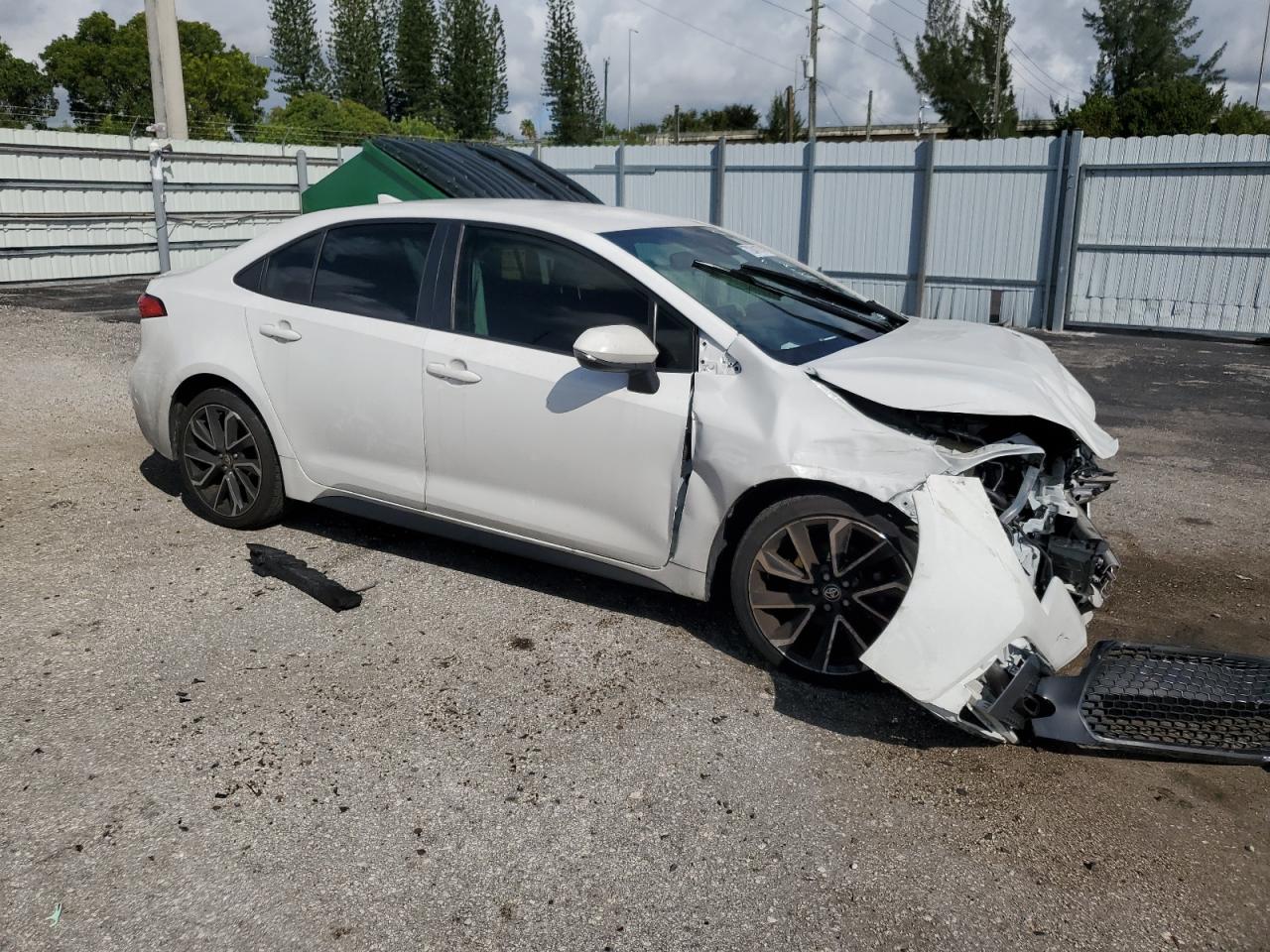2020 Toyota Corolla VIN JTDS4RCE6LJ024150 Copart auction photo, all over damage thumbnail 4