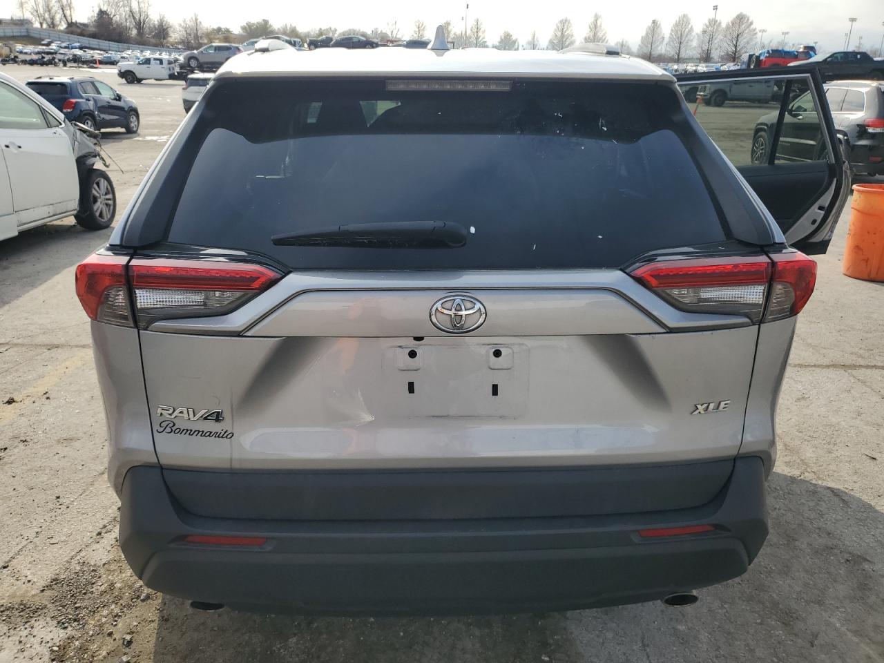 2020 Toyota RAV 4 VIN 2T3W1RFV0LC082974 Copart auction photo, front end damage thumbnail 6