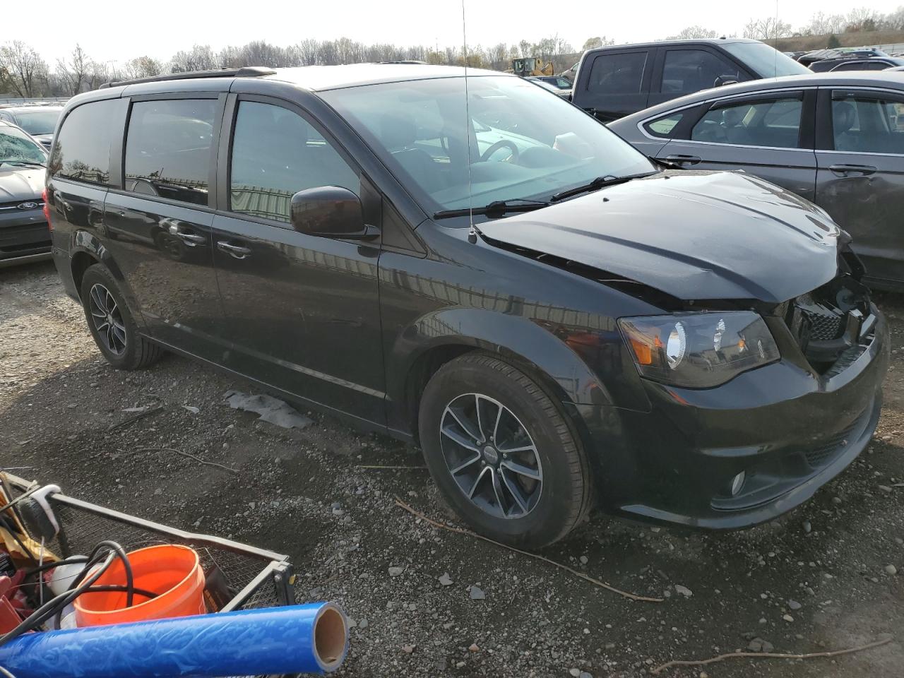 2018 Dodge Caravan VIN 2C4RDGEG6JR241904 Copart auction photo, front end / side damage thumbnail 4