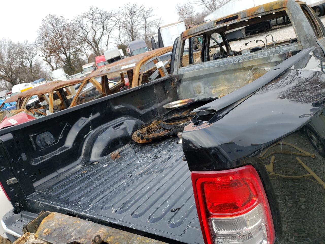 2019 RAM 3500 VIN 3C63RRGL4KG628866 Copart auction photo, burn damage thumbnail 6