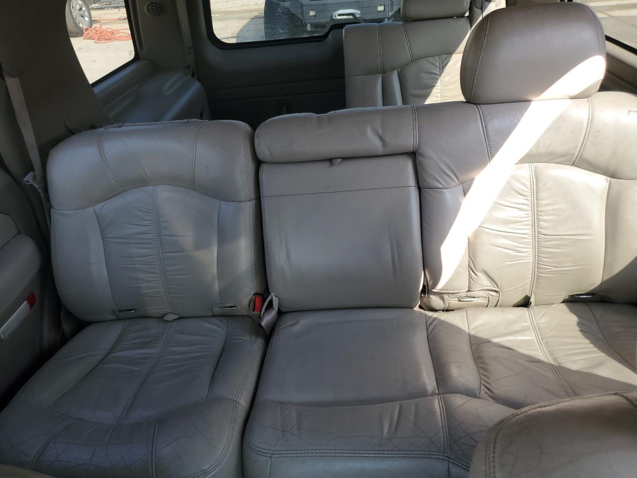 2002 Chevrolet Tahoe VIN 1GNEC13Z12R209282 Copart auction photo, front end damage thumbnail 10