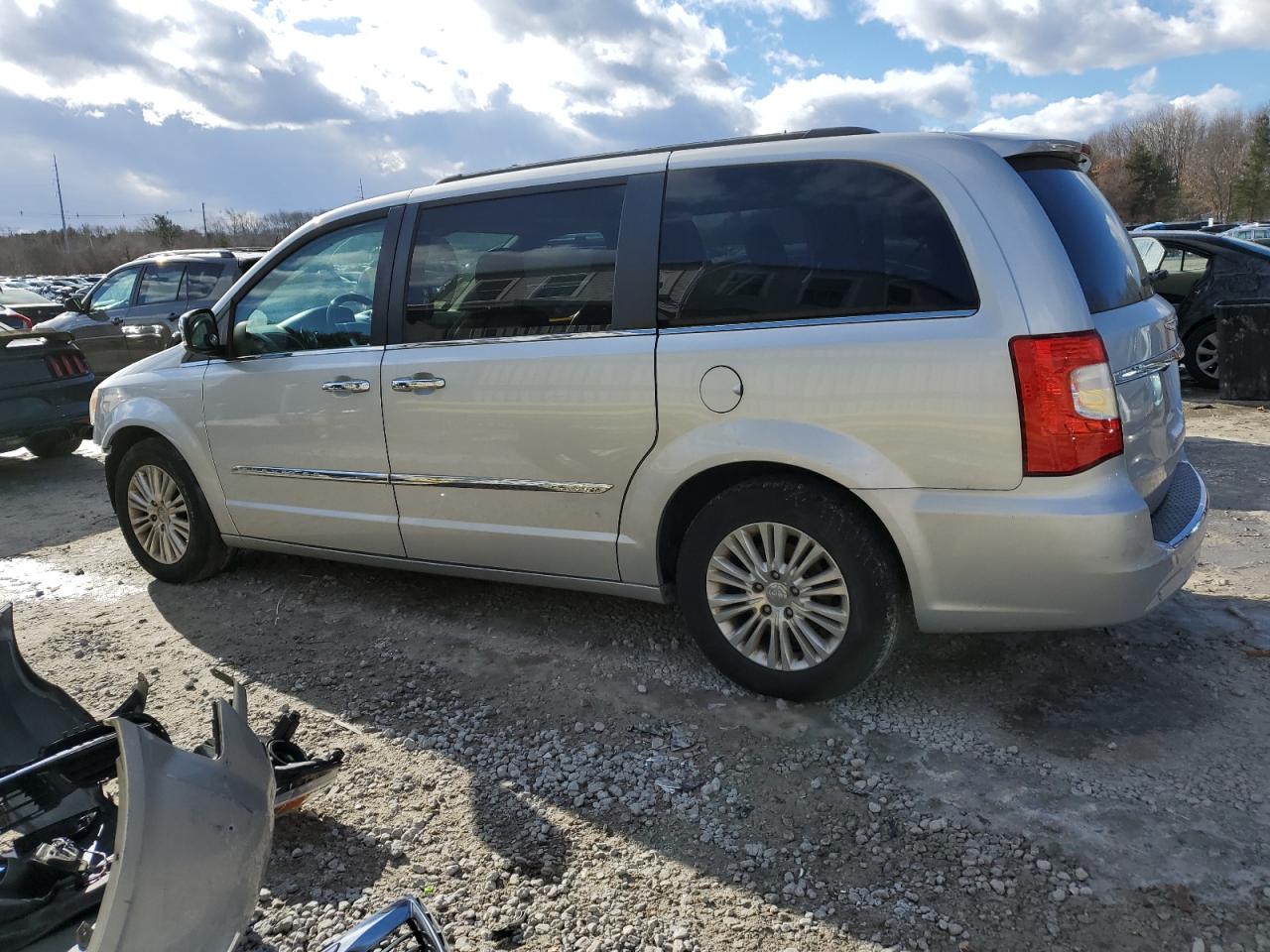 2011 Chrysler Town & Country VIN 2A4RR8DGXBR780854 Copart auction photo, front end damage thumbnail 2