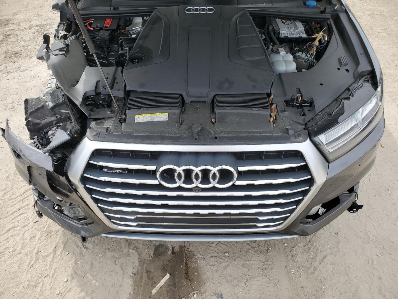 2019 Audi Q7 VIN WA1LHAF78KD026156 Copart auction photo, front end / minor dent/scratches damage thumbnail 12