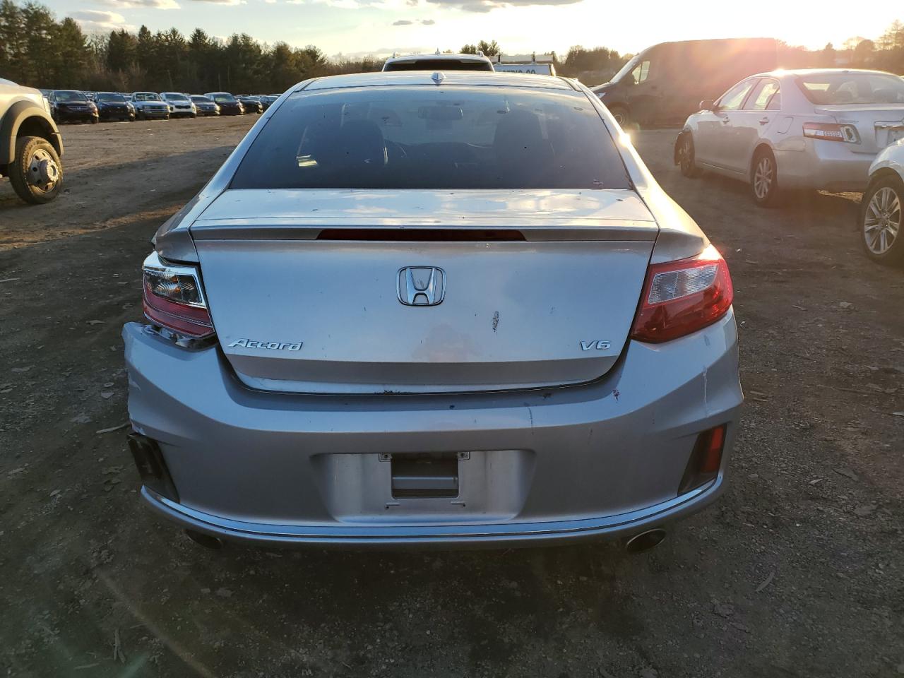 2015 Honda Accord VIN 1HGCT2B80FA000071 Copart auction photo, rear end / minor dent/scratches damage thumbnail 6