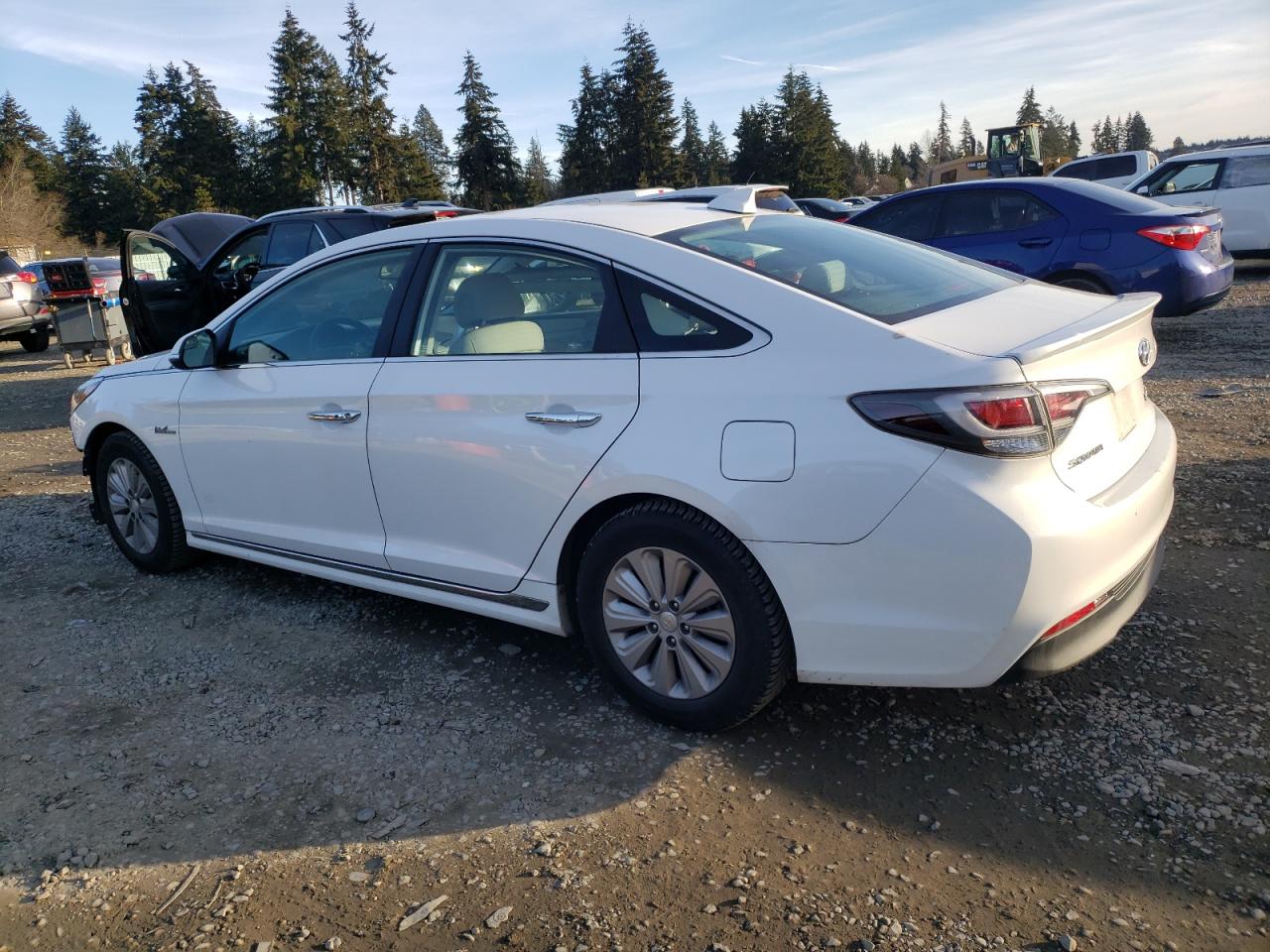 2017 Hyundai Sonata VIN KMHE24L12HA044448 Copart auction photo, front end damage thumbnail 2