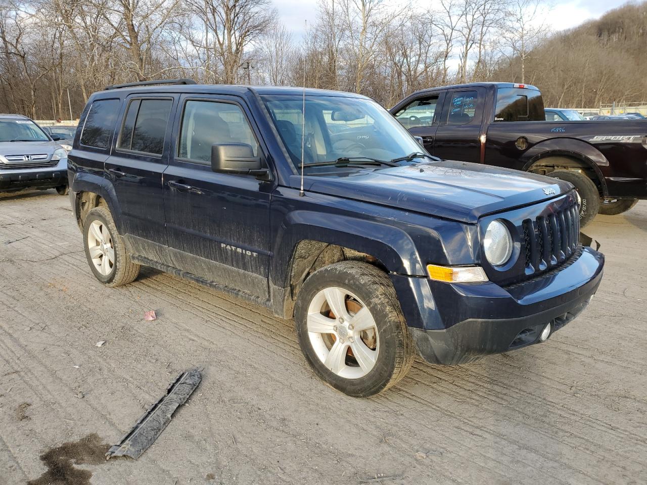 2017 Jeep Liberty (Patriot) VIN 1C4NJRFB2HD133539 Copart auction photo, front end damage thumbnail 4