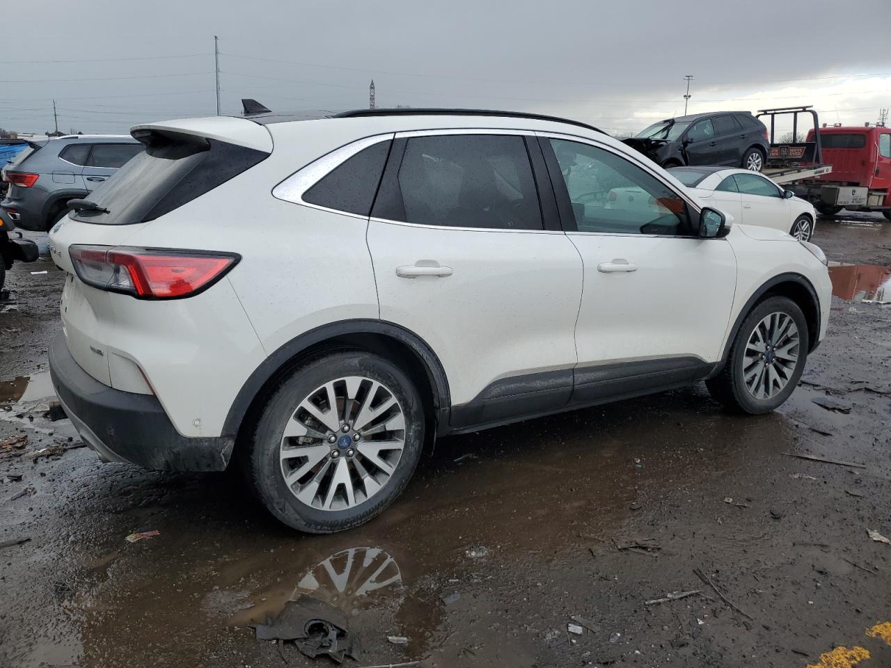 2020 Ford Escape VIN 1FMCU9J99LUC06333 Copart auction photo, front end damage thumbnail 3
