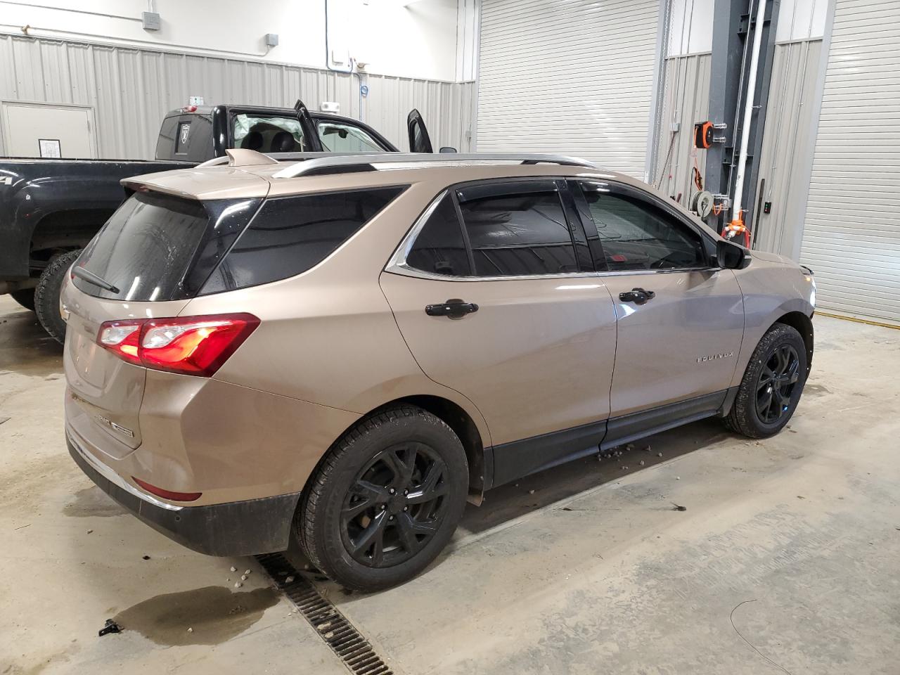 2018 Chevrolet Equinox VIN 3GNAXXEU3JL347581 Copart auction photo, side / front end damage thumbnail 3