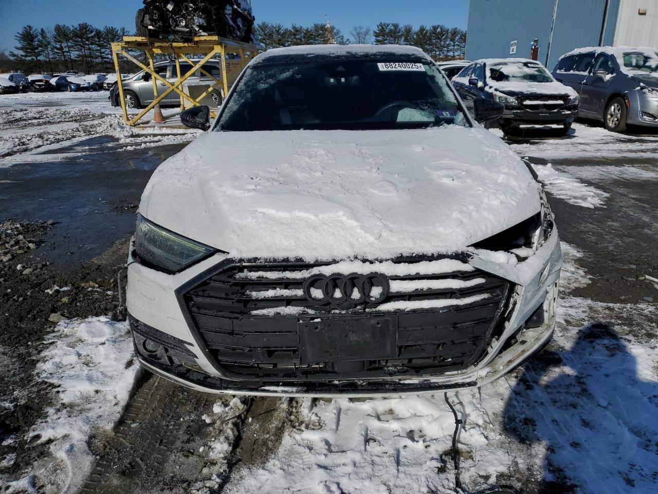 2019 Audi A8 VIN WAU8DAF84KN015999 Copart auction photo, front end / minor dent/scratches damage thumbnail 5