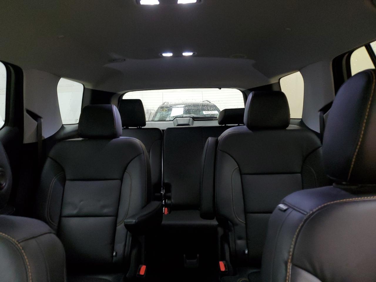 2019 Chevrolet Traverse VIN 1GNEVHKW7KJ121524 Copart auction photo, rear end / minor dent/scratches damage thumbnail 10