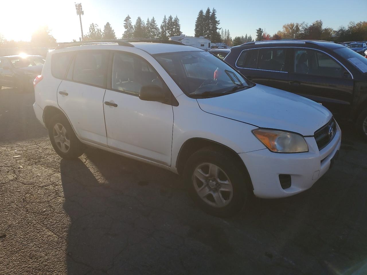 2009 Toyota RAV 4 VIN JTMZF35V795006129 Copart auction photo, mechanical / minor dent/scratches damage thumbnail 4